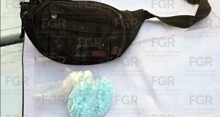 Obtiene FGR prisión preventiva contra una persona por posesión de más de mil pastillas de fentanilo con fines de comercio