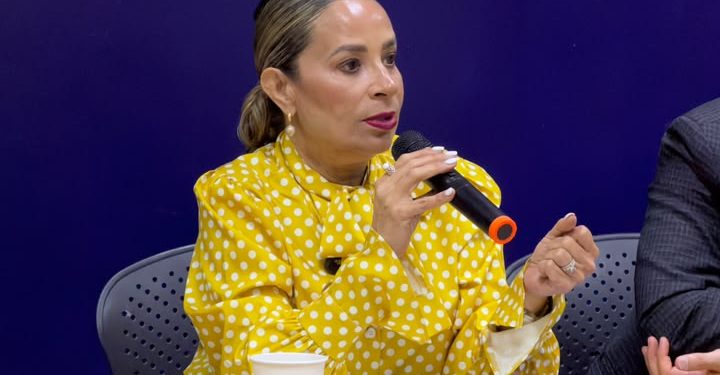 Destaca Flor Ayala ante socios de COPARMEX inversión histórica y reto del agua para Hermosillo