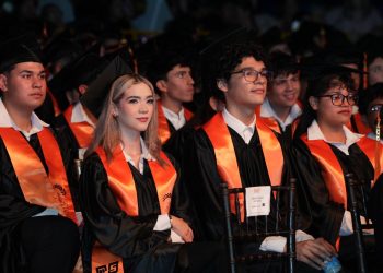 Egresan más de 230 mil estudiantes en 50 años de Cobach Sonora