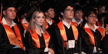 Egresan más de 230 mil estudiantes en 50 años de Cobach Sonora