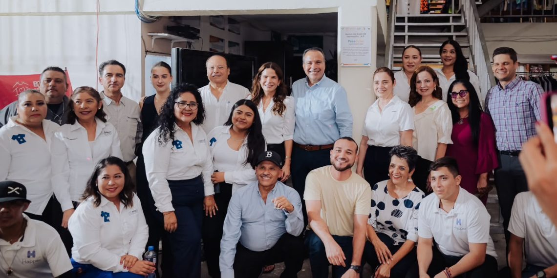 Apoyan Toño Astiazarán y Patty Ruibal a 88 asociaciones altruistas con paneles solares para ahorro de luz