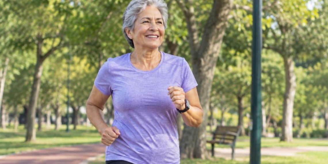 Llama Salud Sonora a realizar ejercicio para mejorar calidad de vida en la tercera edad