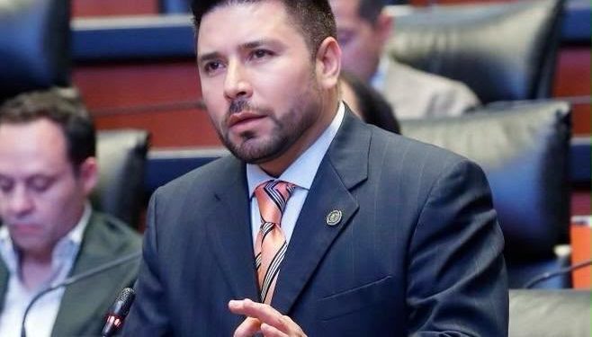 Impulsa Ivan Jaimes creación del Instituto Nacional de Becas y Crédito Educativo para estudiantes sobresalientes