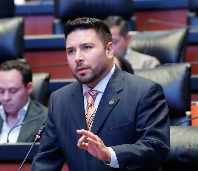 Impulsa Ivan Jaimes creación del Instituto Nacional de Becas y Crédito Educativo para estudiantes sobresalientes