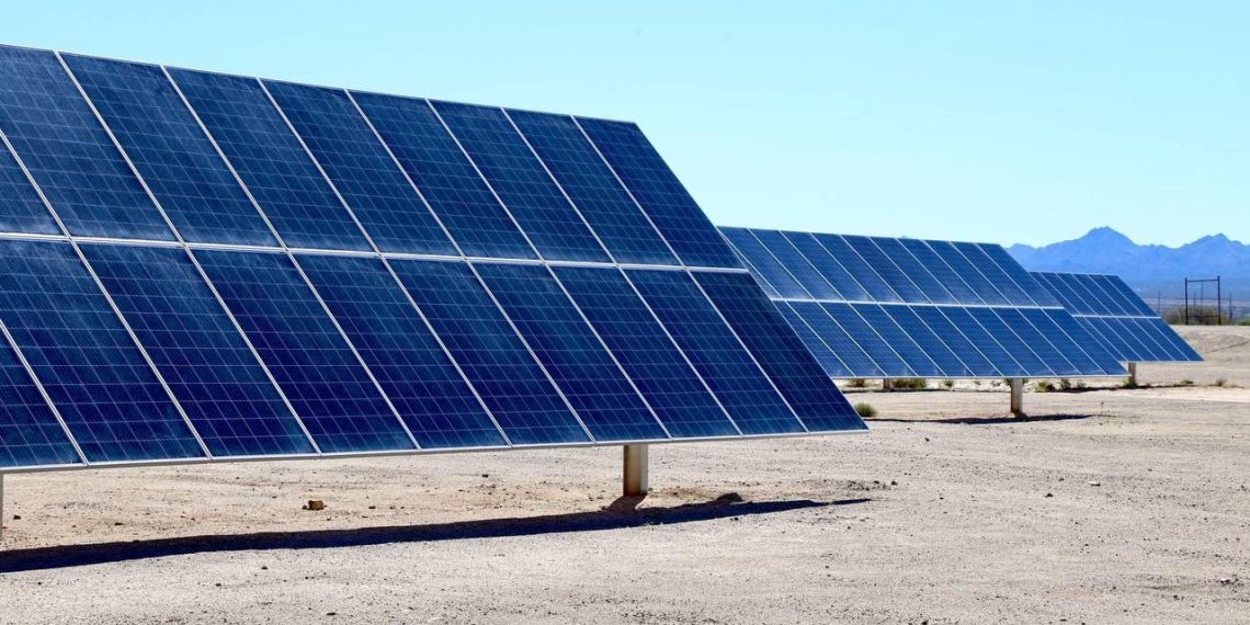 Con planta fotovoltaica, gobernador Durazo transforma el futuro energético de Sonora