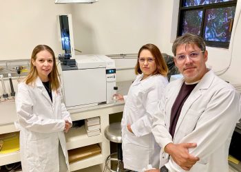 Estudiantes de la UES investigan microplásticos en el Golfo de California