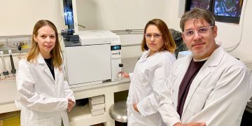 Estudiantes de la UES investigan microplásticos en el Golfo de California
