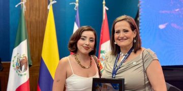 Recibe Unison reconocimiento por 15 años del Programa Delfín.