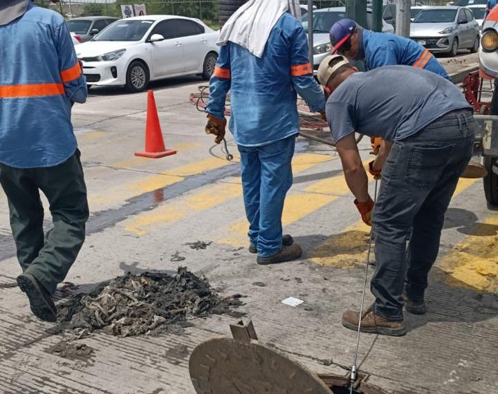 Llama AguaH a evitar tirar basura y residuos en calles y alcantarillas