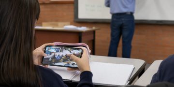 Promueve Salud Sonora uso responsable de celulares para cuidar la salud mental de niñas y niños