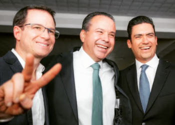 “¡Gobernador, gobernador!”: el segundo informe de Toño Astiazarán y las señales que llegaron desde la cúpula del PAN y PRI