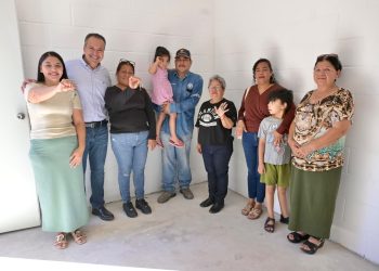 Beneficia Toño Astiazarán a familias de El Ranchito con cuartos adicionales en su vivienda