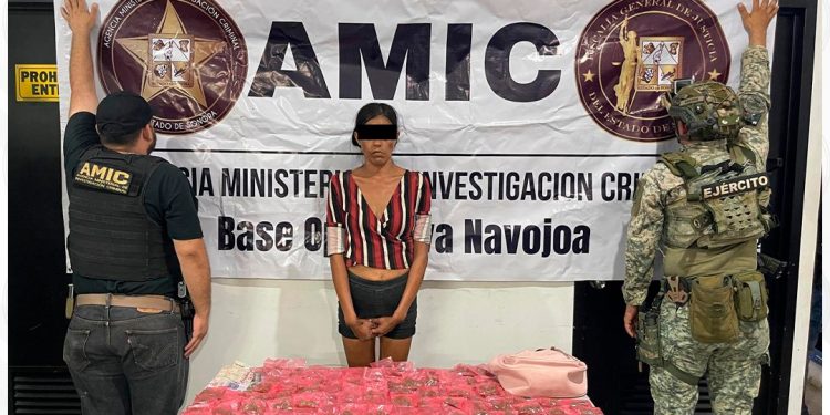 Capturan AMIC y DEFENSA a mujer con narcótico marihuana en Navojoa