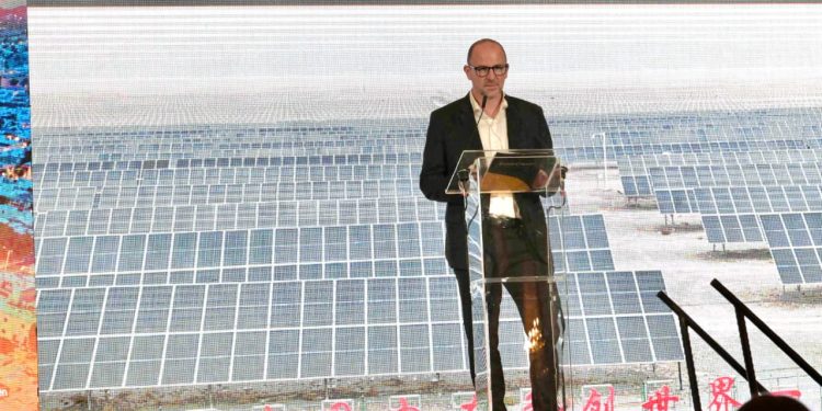 Abordan democratización y automatización de energías limpias en el Foro Mundial de Energía Solar 2026