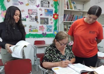 ISEA facilita el acceso de adultos mayores a la educación
