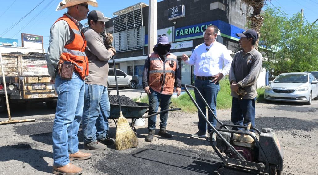 Aumenta Toño Astiazarán número de cuadrillas para ampliar bacheo en la ciudad