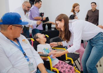 Entregan Patty Ruibal y Toño Astiazarán remodelación de unidades de apoyo a las familias en Miguel Alemán