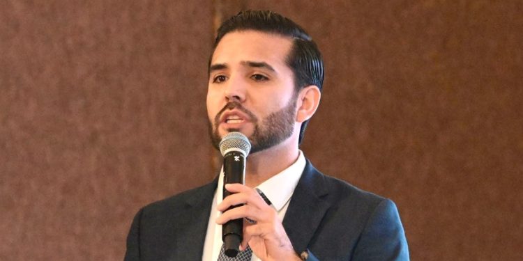 Promueven aplicación de inteligencia artificial para transformación energética en Foro Mundial de Energía Solar 2026