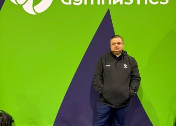 César Valenzuela destaca como juez internacional en el Mundial de Gimnasia Artística de Róterdam