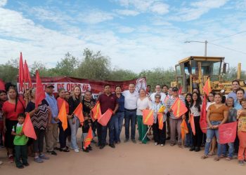 Da banderazo Toño Astiazarán a pavimentación con concreto hidráulico en La Antorcha