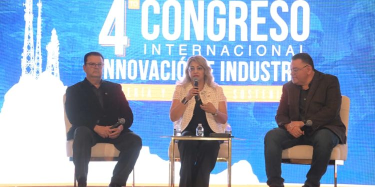 Dialogan sobre futuro de la minería en Sonora durante el Foro Mundial de Energía Solar 2026