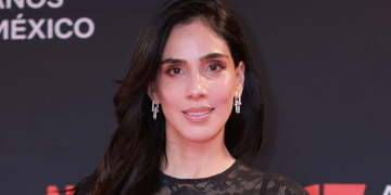 Sandra Echeverría pone un alto a un agresor digital: ‘Es gente deprimida, enojada, muy frustrada’