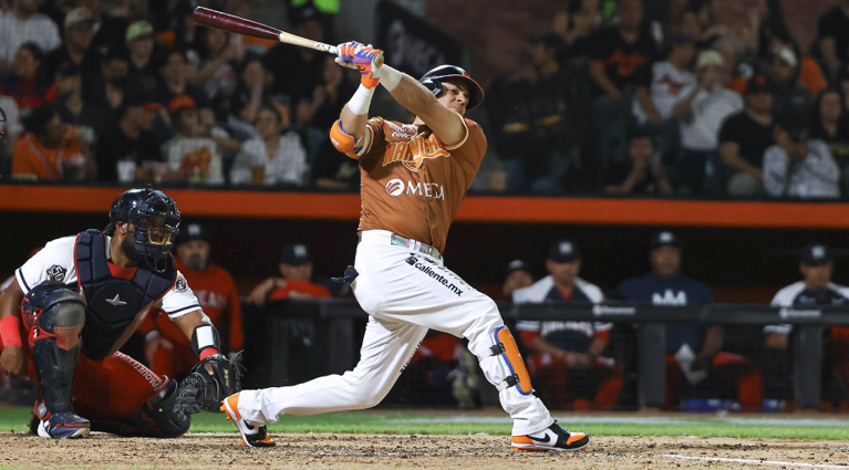 Con una gran remontada Naranjeros se impuso en el duelo inaugural a Águilas