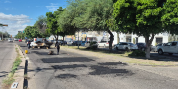 Con trabajo permanente cuadrillas realizan bacheo en la ciudad