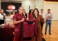 UES fortalece la actividad deportiva con entrega de uniformes y material