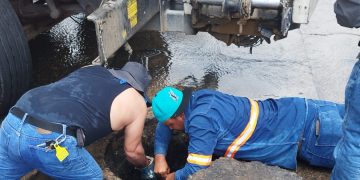 Mantiene Agua de Hermosillo labores de desazolve y mantenimiento del drenaje sanitario por lluvias