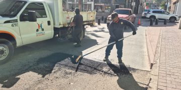 Realiza Gobierno de Hermosillo bacheo permanente en colonias de la ciudad