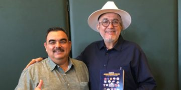 Guillermo Gastélum presenta el libro “Reseñas de Juegos de Series Finales de la Liga Mexicana del Pacífico”.