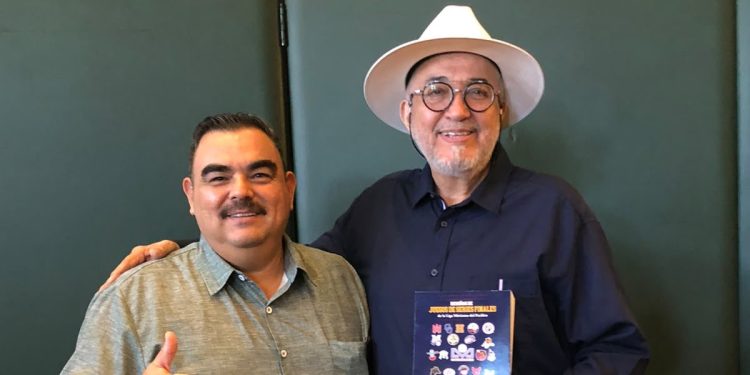Guillermo Gastélum presenta el libro “Reseñas de Juegos de Series Finales de la Liga Mexicana del Pacífico”.