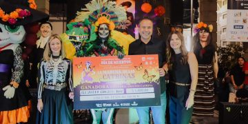 Reconoce Toño Astiazarán la creatividad y tradición en la Marcha de las Catrinas 2026 ante más de 12 mil asistentes
