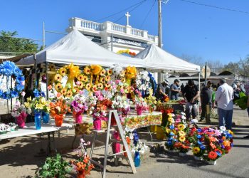 Reitera llamado Ayuntamiento de Hermosillo a vendedores y emprendedores a tramitar permisos para Día de Muertos