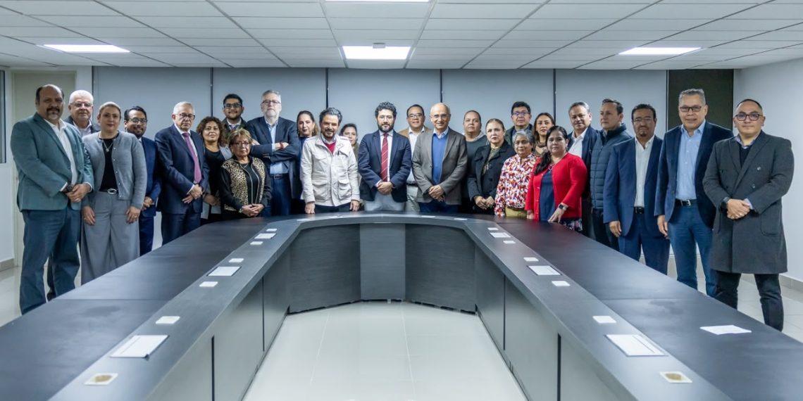 Incremento Salarial del 8% y mejora de  condiciones de trabajo y atención a derechohabientes del IMSS.